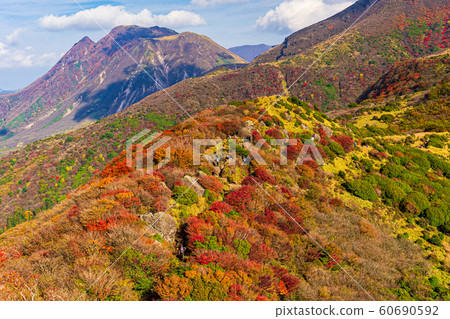 Kokonoe Mountains in Autumn Kokonoe Mountains in Autumn 60690592