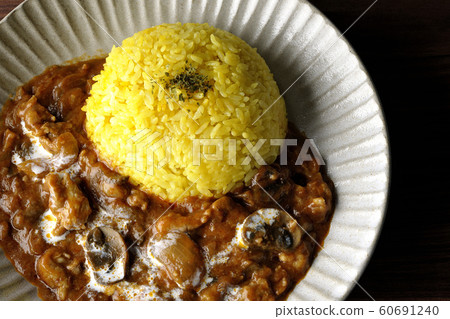 牛肉沙拉醬牛肉飯 60691240