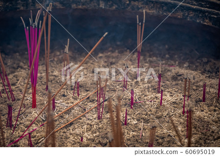 Burning incense sticks in Wenshu Temple Burning incense sticks in Wenshu Temple 60695019