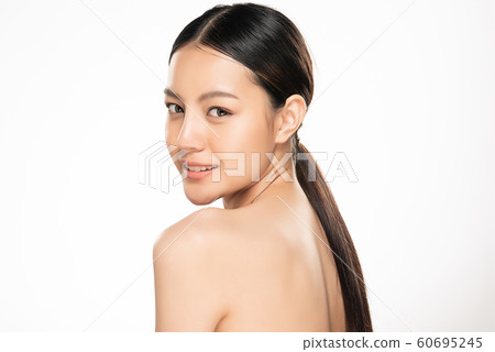 Beautiful Young Asian Woman with Clean Fresh Skin. 60695245