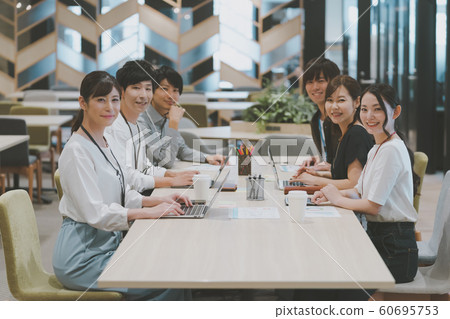 Meeting @ company employee Meeting @ company employee 60695753