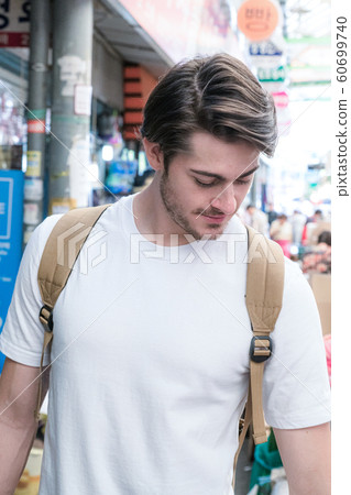 Holidays and tourism concept, group of smiling friends traveling in Seoul, Korea 191 60699740