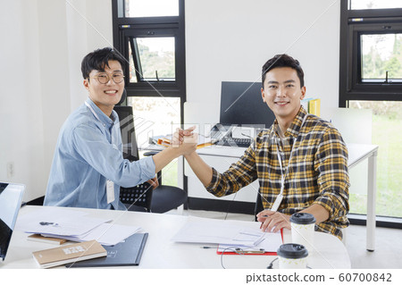 Business people concept, working and discussing together in office 125 Business people concept, working and discussing together in office 125 60700842