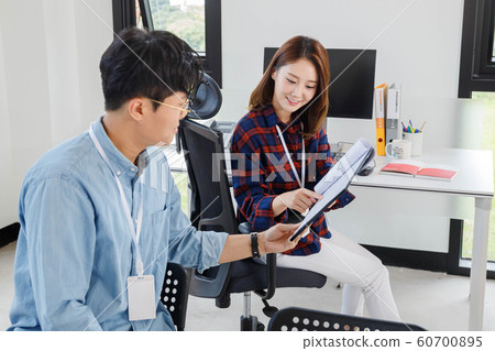 Business people concept, working and discussing together in office 056 Business people concept, working and discussing together in office 056 60700895