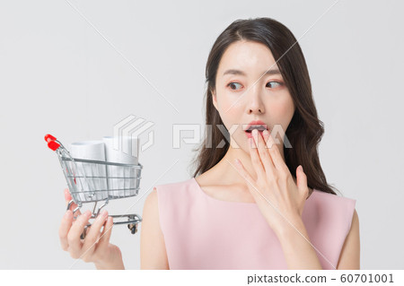 Happy single woman life, an attractive smiling woman holding shopping bags 418 60701001