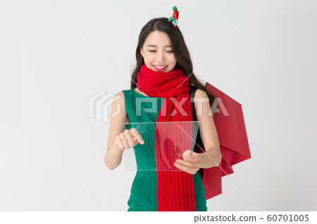 Happy single woman life, an attractive smiling woman holding shopping bags 174 60701005