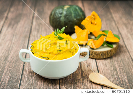 Autumn harvest time, fresh pumpkin and chestnut 176 60701510