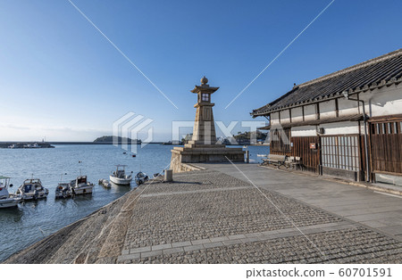 廣島縣福山市鞆之浦 鞆之浦的象徵性夜燈和周邊的街道景觀 廣島縣福山市鞆之浦 鞆之浦的象徵性夜燈和周邊的街道景觀 60701591