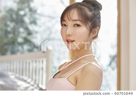 Young woman, morning, exercise, health, diet, sports, bedroom, room, house, beauty Young woman, morning, exercise, health, diet, sports, bedroom, room, house, beauty 60701649