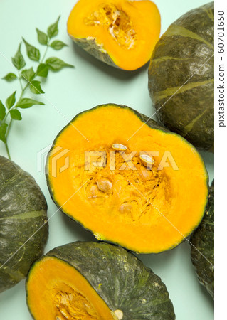 Autumn harvest time, fresh pumpkin and chestnut 156 Autumn harvest time, fresh pumpkin and chestnut 156 60701650
