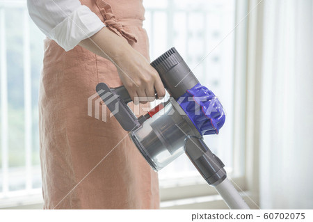 Close up of a lady hands, Daily life 107 60702075