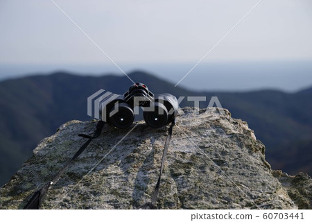 binoculars binoculars 60703441