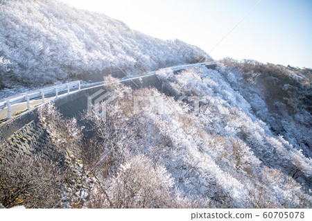  有霧的冰 60705078