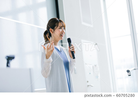 Business woman seminar 60705280