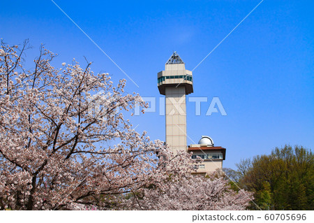 Owariasahashi城市風景在春天 Owariasahashi城市風景在春天 60705696