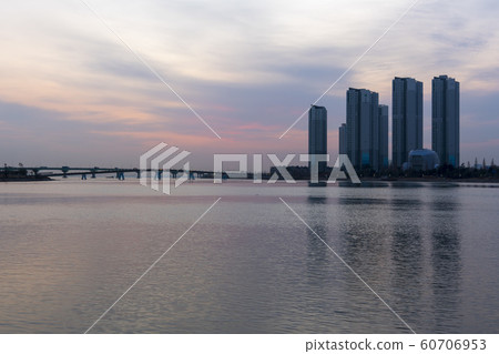 京畿道始興市漢南橋 60706953