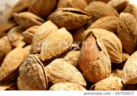 Nuts 60709857