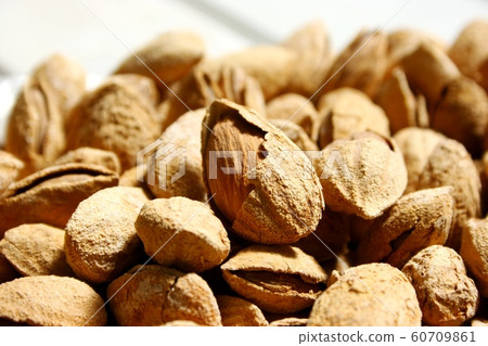 堅果 60709861