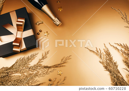 Golden Christmas decorations 60710228