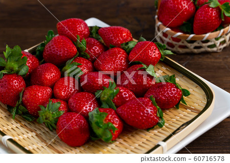 草莓成分 60716578