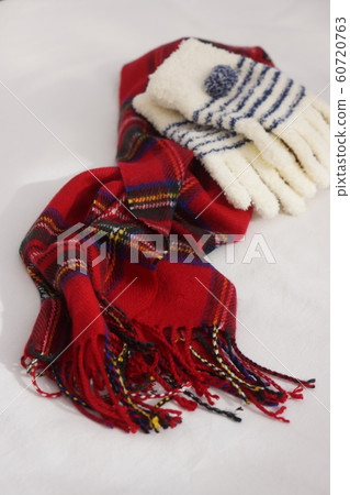 Red tartan muffler and gloves 60720763