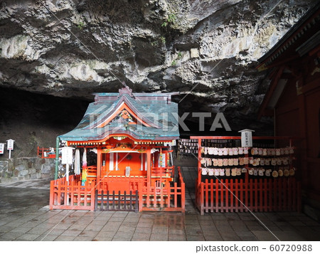 Shido Shrine 60720988