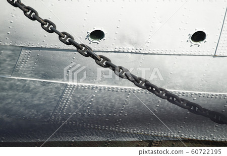 船體停泊在港口和繫泊鏈 60722195