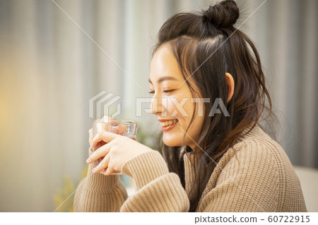 女士們熱飲杯飲料 60722915