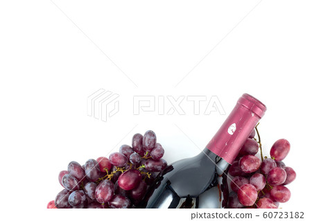 Grapes and red wine on white Grapes and red wine on white 60723182