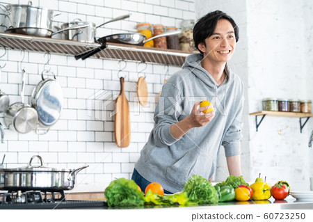 Male cuisine cooking kitchen lifestyle Male cuisine cooking kitchen lifestyle 60723250