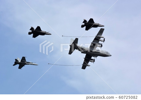 U.S. Marine Corps fighter and aerial refueling flight formation (Iwakuni base) U.S. Marine Corps fighter and aerial refueling flight formation (Iwakuni base) 60725082