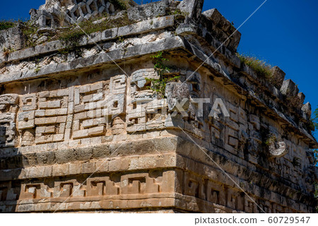 Mayan ruins Chichen Itza 60729547