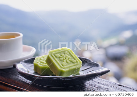 綠豆糕 茶點 糕點 茶樓 台灣 中秋節 Chinese Mung bean cake お菓子 綠豆糕 茶點 糕點 茶樓 台灣 中秋節 Chinese Mung bean cake お菓子 60730406