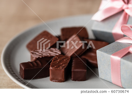 Bonbon chocolat 60730674