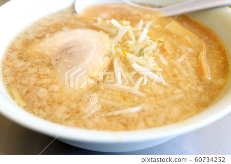 Delicious ramen 60734252