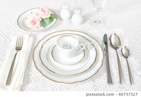 Beautiful table setting Beautiful table setting 60737327
