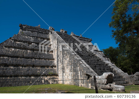 Mayan ruins Chichen Itza 60739136
