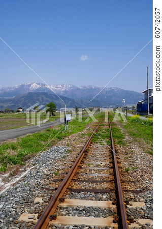 Railroad tracks 60742057