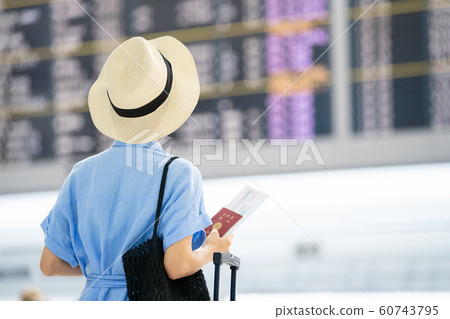 旅行機場後視圖獨自旅行海外旅行 60743795