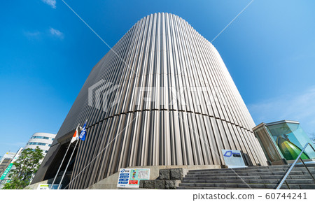 俯瞰九段下車站前的昭和館的日本東京城市景觀 60744241