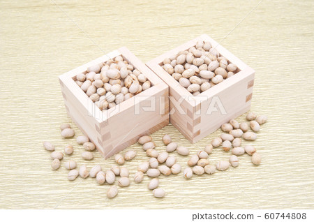 盆裡的豆子 60744808