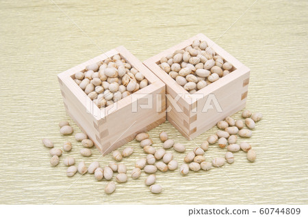 Beans in a basin Beans in a basin 60744809
