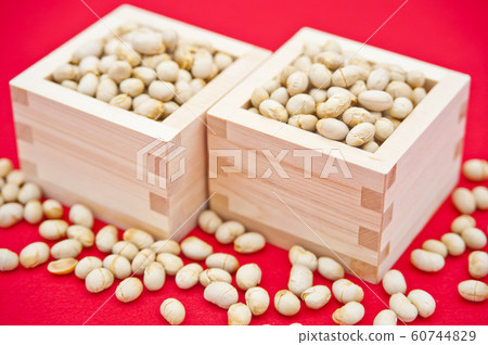 Beans in a basin 60744829