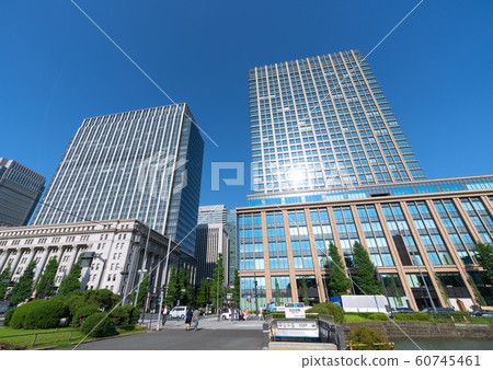 日本東京市容“ Baba Senmon”前的辦公樓景觀 60745461