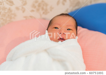 剛出生的嬰兒 60751891