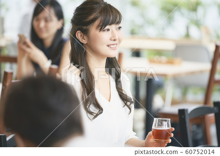 咖啡廳女士涼茶 60752014