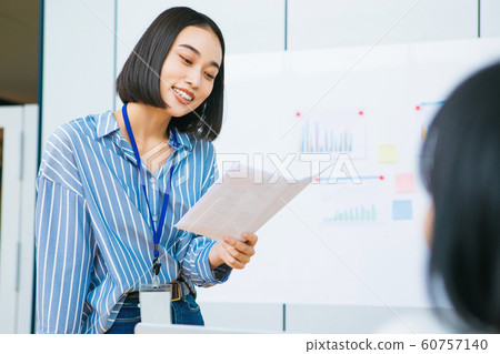 演講的女人近畿大學 演講的女人近畿大學 60757140