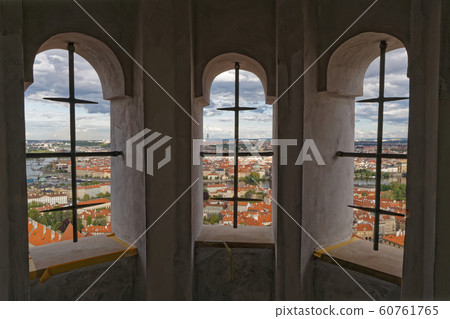 聖維特大教堂的布拉格天際線 60761765