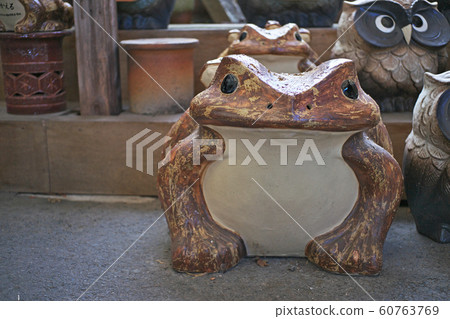 Frog of Shigaraki ware Frog of Shigaraki ware 60763769