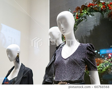 Female mannequins inside a fashion house 60768568